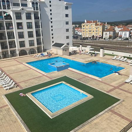 Beachfront 3Bdr Apt On Marginal Boulevard São Martinho do Porto Exterior foto